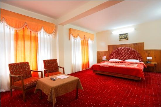 Hotel Mohan Palace Manāli Esterno foto